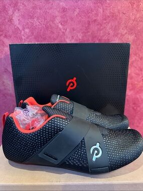 Peloton Altos Unisex Black and Red Cycling Shoes, New in box,Size US 11.5M/13W